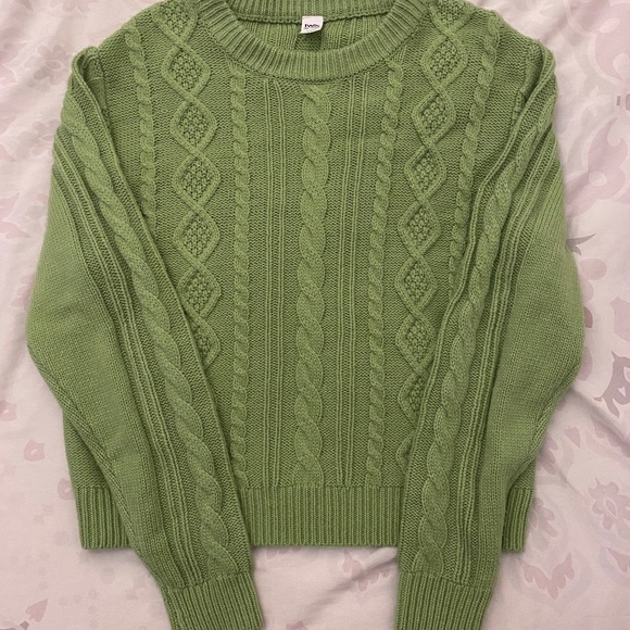 Green Cropped Cable Knit Sweater - Picture 1 of 3